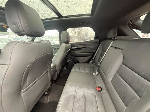 Used 2023 Chevrolet TrailBlazer RS w/ Sun and Liftgate Package image 23