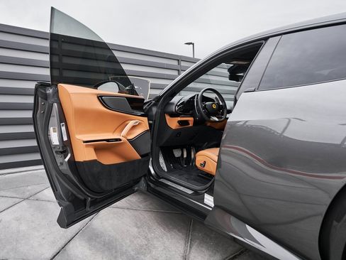 Used 2025 Ferrari Purosangue image 37