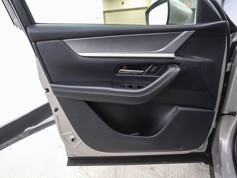 Used 2025 MAZDA CX-90 3.3 Turbo w/ Preferred Package image 9