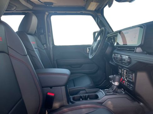 New 2025 Jeep Gladiator Rubicon w/ Convenience Group image 24