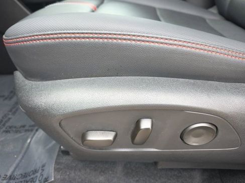 Used 2024 Chevrolet Traverse RS image 25