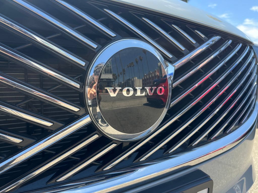 Used 2025 Volvo XC90 B5 Core w/ Protection Package Premier AWD/4WD image 17