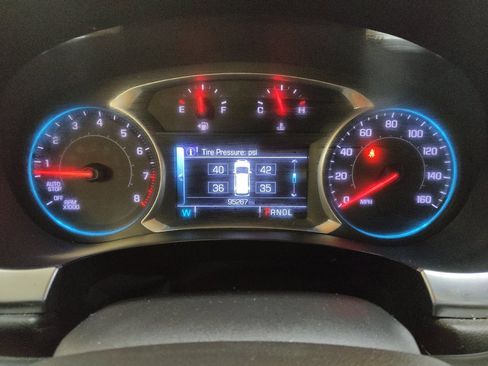 Used 2019 Chevrolet Traverse LT FWD image 23