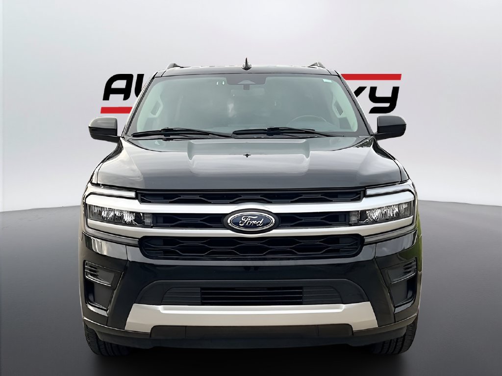 Used 2022 Ford Expedition Max XLT RWD image 2