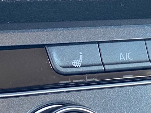 Used 2023 Volkswagen Tiguan S image 17