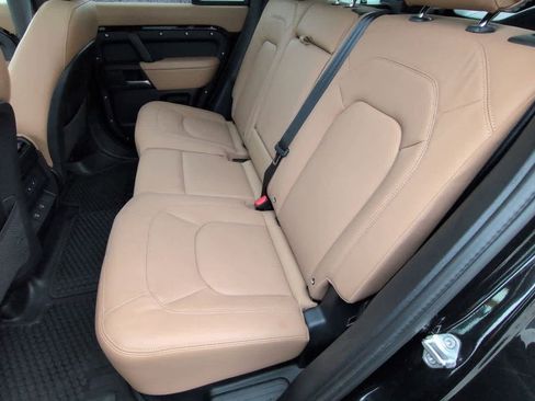 Used 2025 Land Rover Defender 110 S image 20