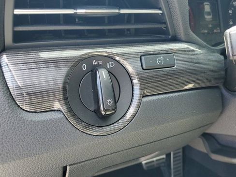 Used 2021 Volkswagen Passat 2.0T R-Line image 18