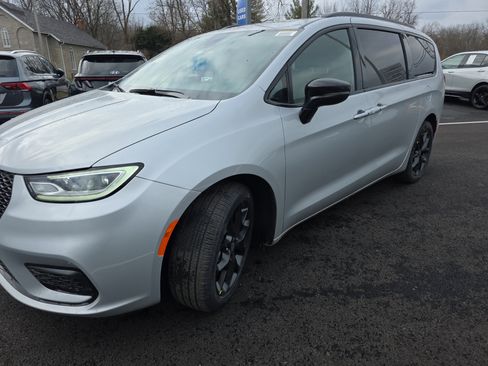 New 2026 Chrysler Pacifica Select w/ S Appearance Package image 19