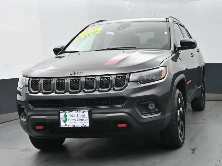 Used 2023 Jeep Compass Trailhawk AWD/4WD image 1
