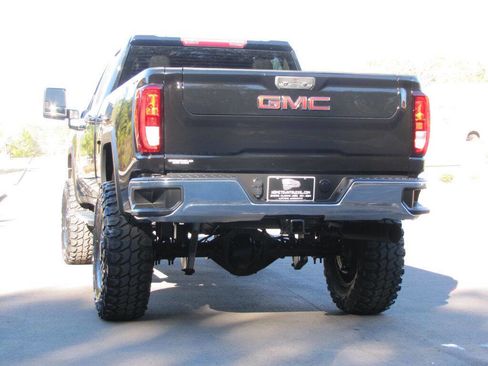 Used 2024 GMC Sierra 2500 SLE w/ SLE Convenience Package image 11