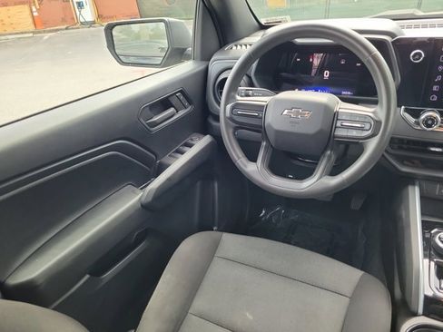 Used 2023 Chevrolet Colorado Trail Boss image 19
