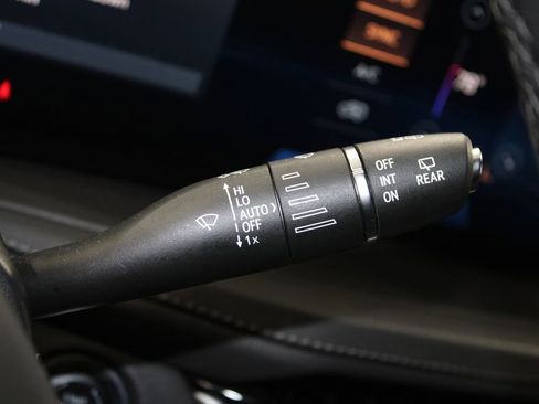 Used 2024 Cadillac XT4 Premium Luxury image 38