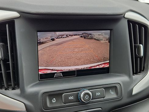 Used 2023 GMC Terrain SLE w/ Driver Convenience Package image 8