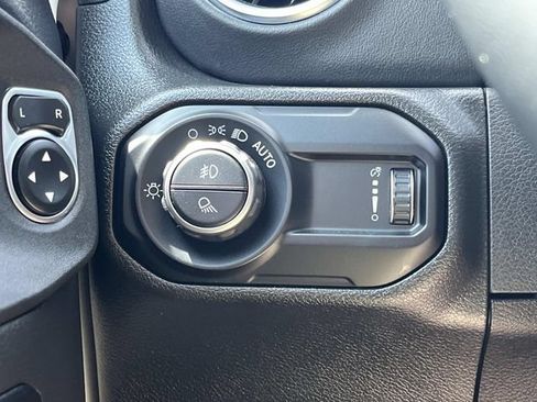 Used 2023 Jeep Gladiator Overland w/ Popular Equipment Package AWD/4WD image 32