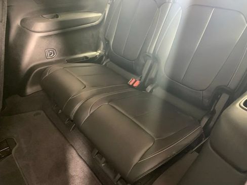 Used 2022 Jeep Grand Cherokee L Limited AWD/4WD image 9