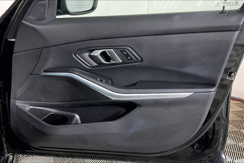 Used 2025 BMW 330i Sedan RWD image 23