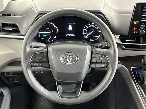 Used 2024 Toyota Sienna LE FWD image 14