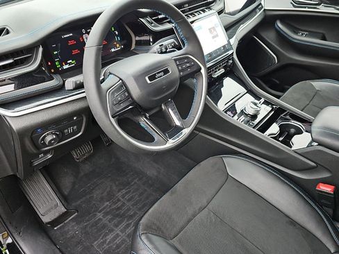 Used 2023 Jeep Grand Cherokee Trailhawk w/ Luxury Tech Group III image 9