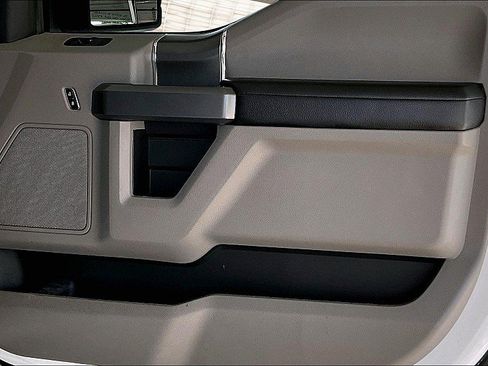 Used 2019 Ford F150 XLT w/ Equipment Group 302A Luxury AWD/4WD image 15