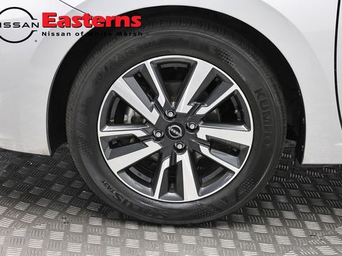 Used 2025 Nissan Versa SV FWD image 31