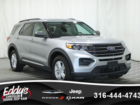 Used 2023 Ford Explorer XLT AWD/4WD image 1