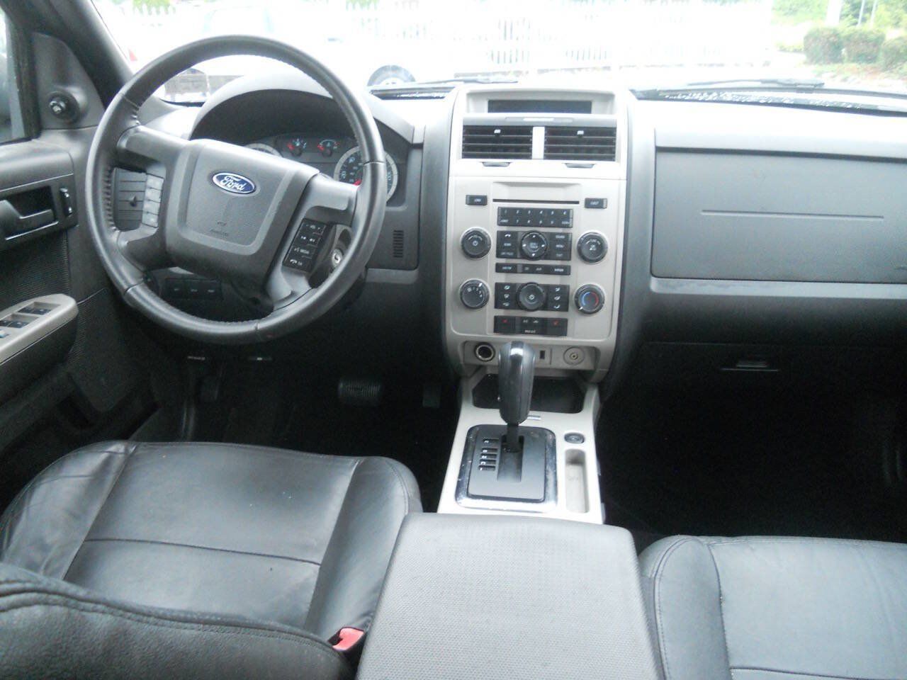 Used 2011 Ford Escape XLT w/ 203A Rapid Spec Order Code FWD image 15