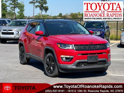 Used 2018 Jeep Compass Latitude w/ Popular Equipment Group AWD/4WD image 1