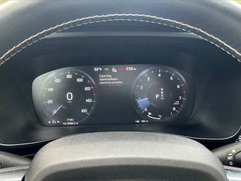 Used 2021 Volvo XC40 T5 R-Design w/ Climate Package image 20