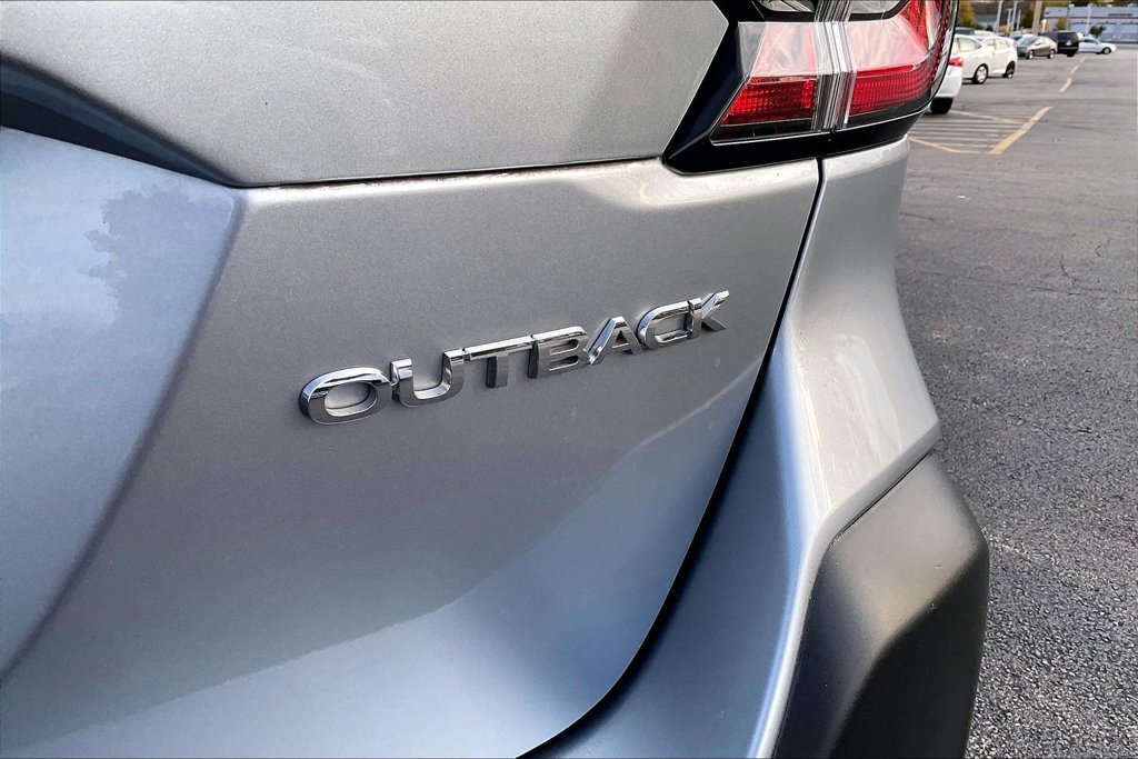 Certified 2025 Subaru Outback Premium AWD/4WD image 9