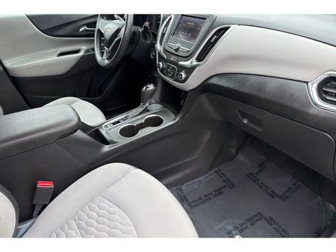 Used 2020 Chevrolet Equinox LS w/ LS Convenience Package image 18