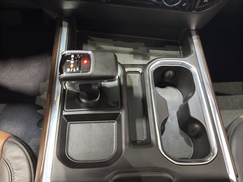 Used 2025 Chevrolet Silverado 1500 High Country w/ High Country Premium Package AWD/4WD image 34