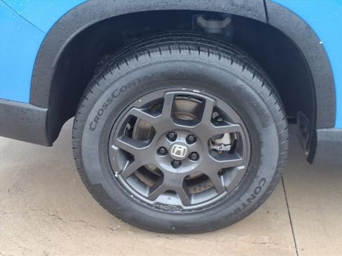 Used 2025 Honda Pilot TrailSport image 13