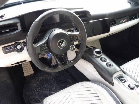 Used 2023 Maserati MC20 Spyder image 44