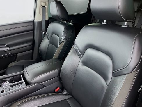 Used 2023 Nissan Pathfinder SL w/ Lighting Package (N92) FWD image 27