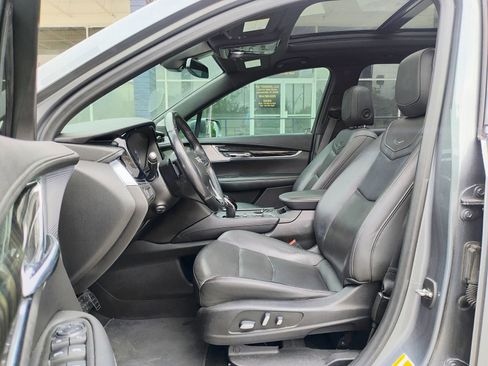 Used 2020 Cadillac XT6 Premium Luxury image 9