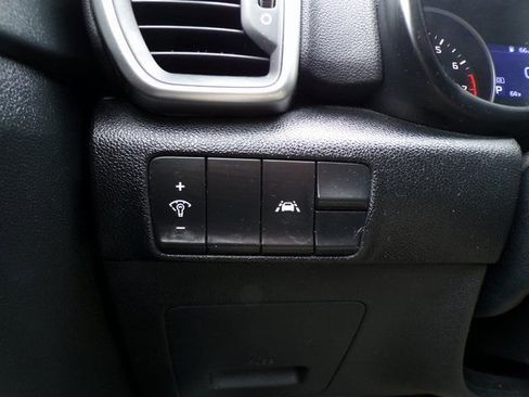 Used 2020 Kia Sportage LX image 19