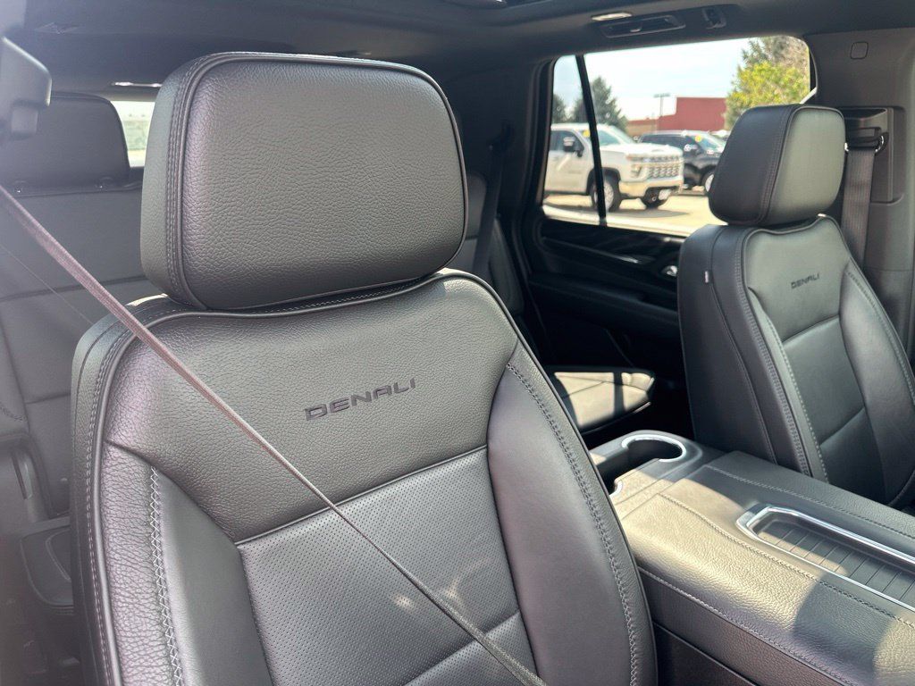 Used 2022 GMC Yukon Denali AWD/4WD image 34