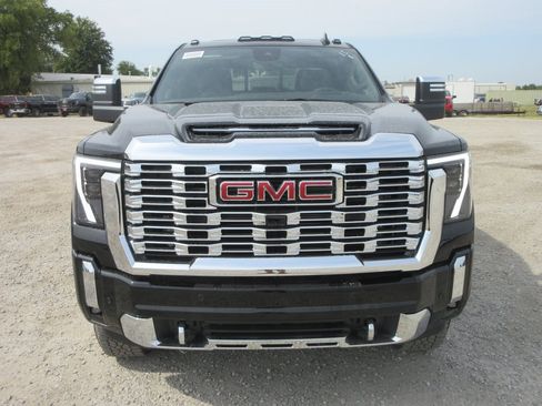 New 2026 GMC Sierra 2500 Denali w/ Denali Reserve Package image 12