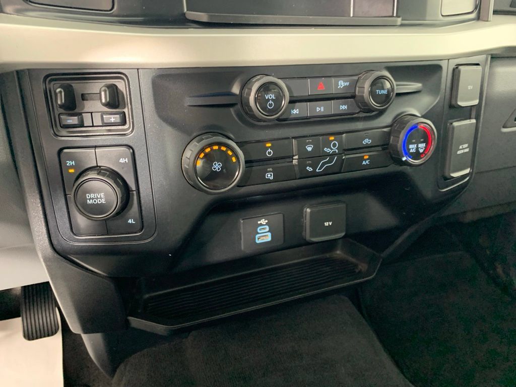 Certified 2025 Ford F350 XLT AWD/4WD image 19