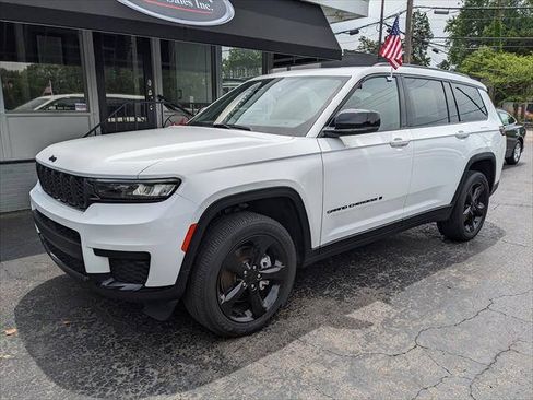 Used 2023 Jeep Grand Cherokee L Laredo AWD/4WD image 1