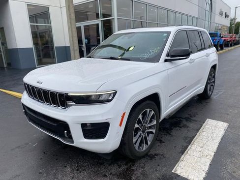 Used 2024 Jeep Grand Cherokee Overland w/ Adv Protech Group III image 4