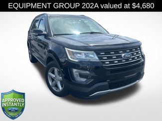 Used 2017 Ford Explorer XLT w/ Equipment Group 202A AWD/4WD video 1