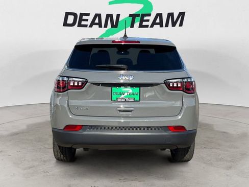 Used 2023 Jeep Compass Sport AWD/4WD image 7