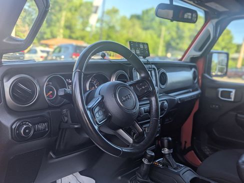 Used 2019 Jeep Wrangler Unlimited Sport S AWD/4WD image 14