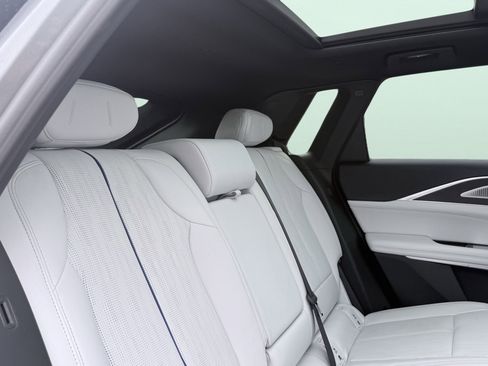 Used 2024 Cadillac Lyriq Luxury image 41