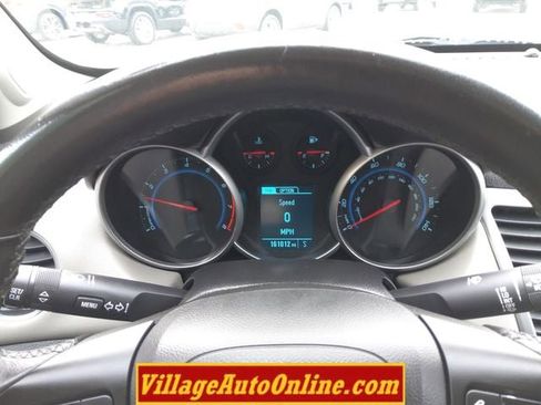Used 2014 Chevrolet Cruze LT image 36