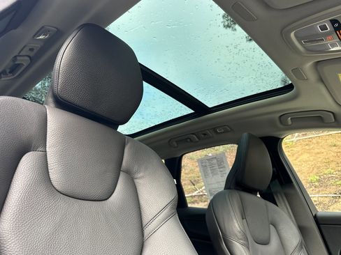 Certified 2025 Volvo XC60 B5 Plus image 20