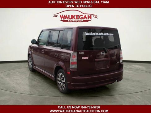 Used 2006 Scion xB FWD image 4