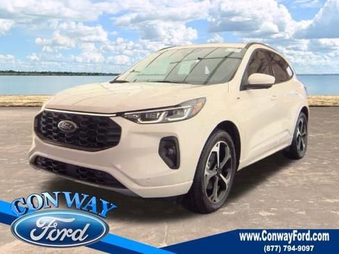 Used 2025 Ford Escape ST-Line Elite w/ Premium Technology Package image 2