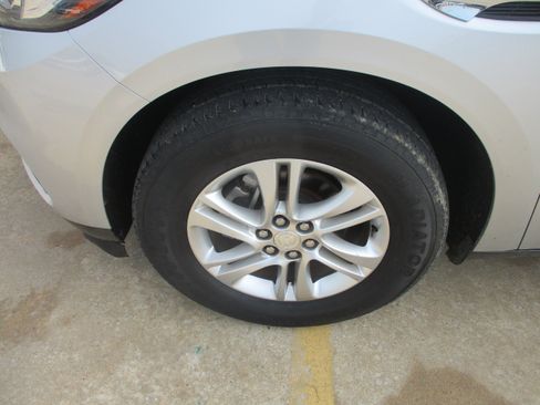 Used 2020 Buick Enclave Essence FWD image 3